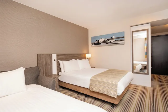 غرفة قياسية بسرير مزدوج مع أريكة، Holiday Inn Southend 2/10