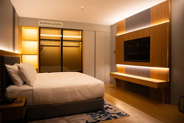 جناح تنفيذي بسرير كينج، AGlow Hotel Harbor Bay Batam 1/1