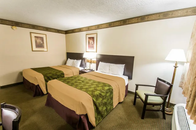 غرفة قياسية بسريرين مزدوجين للمدخنين، Econo Lodge Jacksonville South FL 2/2