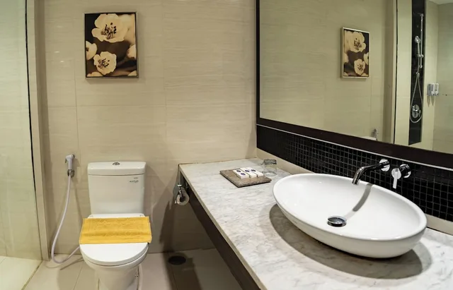 Ultimate, Queen Bed, Sea View, Balcony، Estrella Hotel & Conference (ex Aston Luwuk) 2/2