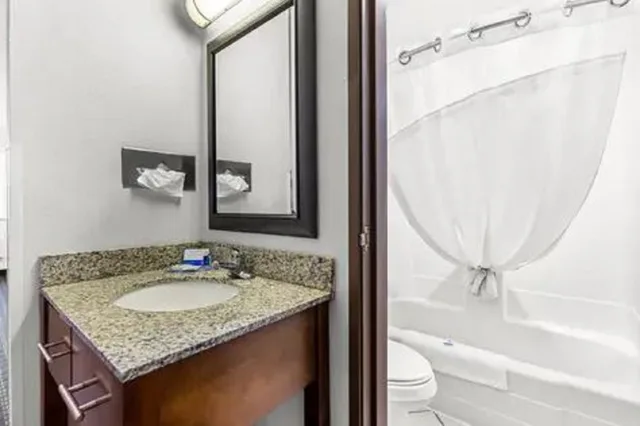 Suite, 2 Queen Beds, Rodeway Inn Rapid City SD 3/3