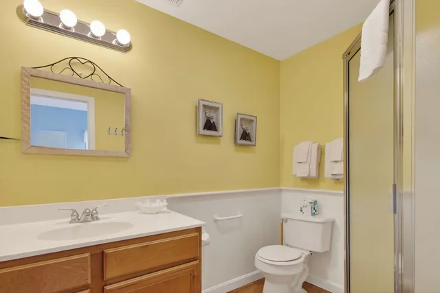 3 Bedrooms, Cottage, King and Twin Beds, Queen Bed, Colonial Acres Resort 3/7
