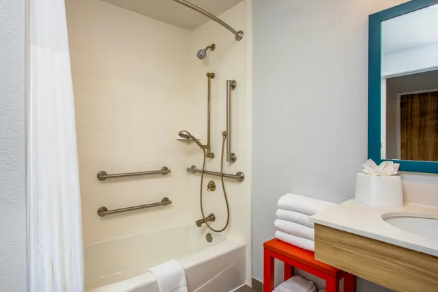 غرفة بسرير كينج لذوي الإعاقة، Hampton Inn And Suites Port St. Lucie West 3/4