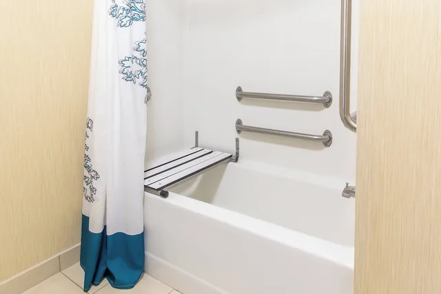 استوديو بسرير كينج مع أريكة لذوي الإعاقة، Residence Inn Sioux Falls 3/4