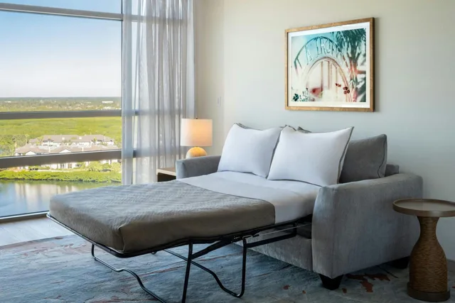 Junior Suite, King Bed, Water View, Sofa، The Westin Tampa Bay 4/7