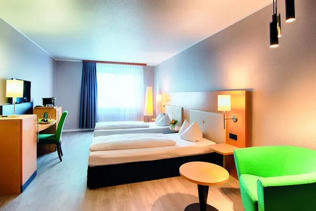 غرفة قياسية ثلاثية بسرير كوين وسرير فردي، Hotel Egelsbach Frankfurt 8/10