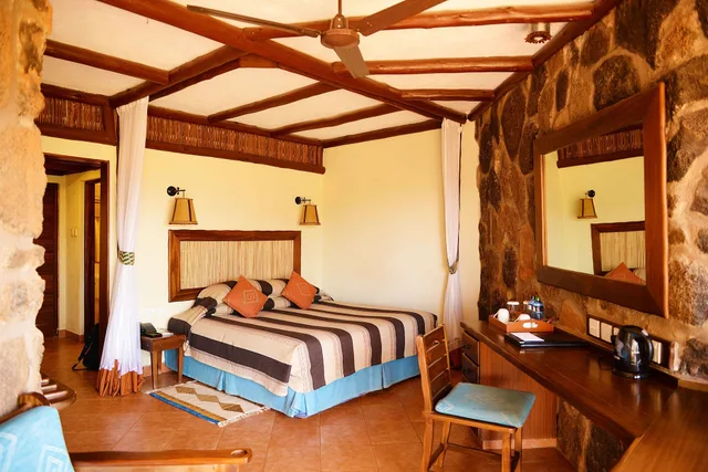 غرفة قياسية بسرير كينج بإطلالة على المتنزه، Kilaguni Serena Safari Lodge 1/7