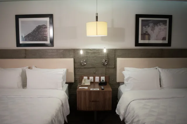 غرفة قياسية بسريرين كوين، Holiday Inn Hermosillo 3/7