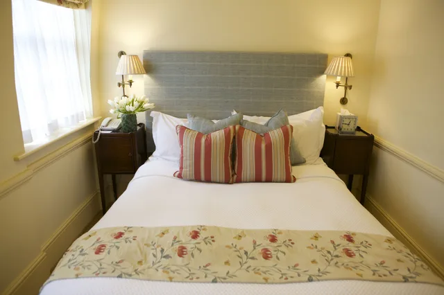 Room, Queen Bed, Durrants Hotel 6/10