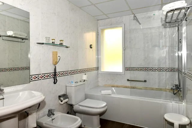 غرفة قياسية بسريرين منفصلين، Hotel Salobrena Suites 4/6