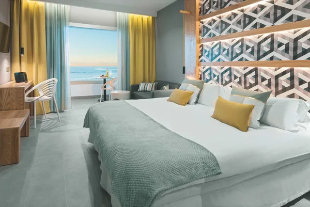 جناح جونيور بإطلالة على البحر بشرفة، Atlantic Mirage Suites and Spa - Adults Only 1/2