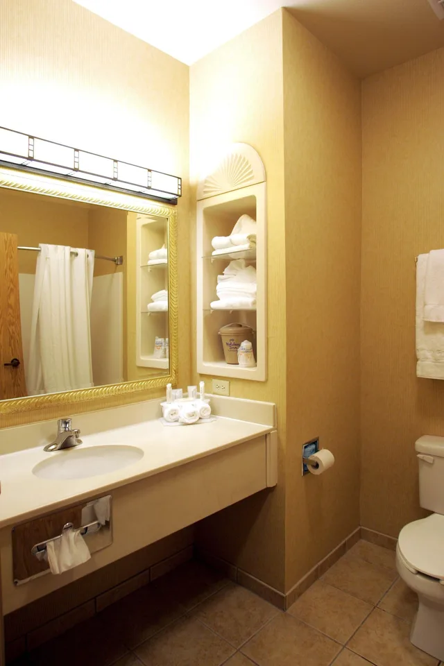جناح بسرير كينج، Holiday Inn Express Hotel And Suites Gillette 4/6