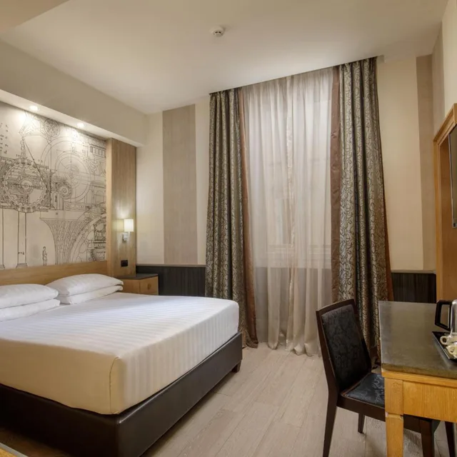 غرفة قياسية بسرير مزدوج في الملحق، Royal Court Hotel 1/6