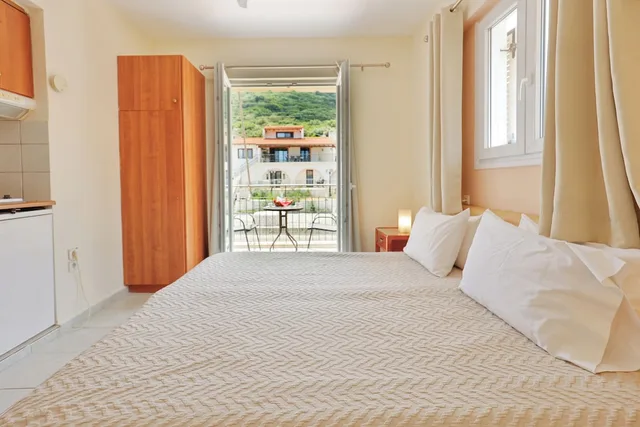 استوديو أساسي بسريرين منفصلين بإطلالة على الجبل، Ballas Apartments 1/5
