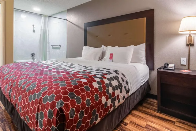 غرفة بسرير مزدوج، Econo Lodge Hillsboro I-35 2/2