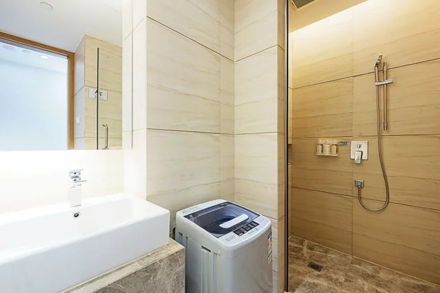 Standard, King Bed, Holiday Inn Hotel And Suites Suzhou Yangcheng Lake 4/4