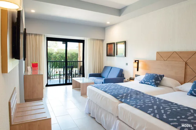 Standard, 2 Double Beds, Garden View, Hotel RIU Santa Fe 1/7