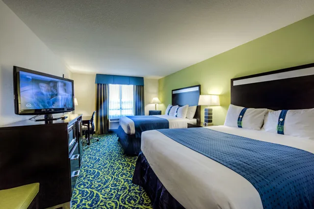 غرفة قياسية بسريرين كوين لذوي الإعاقة، Holiday Inn Express Richmond by IHG 2/8