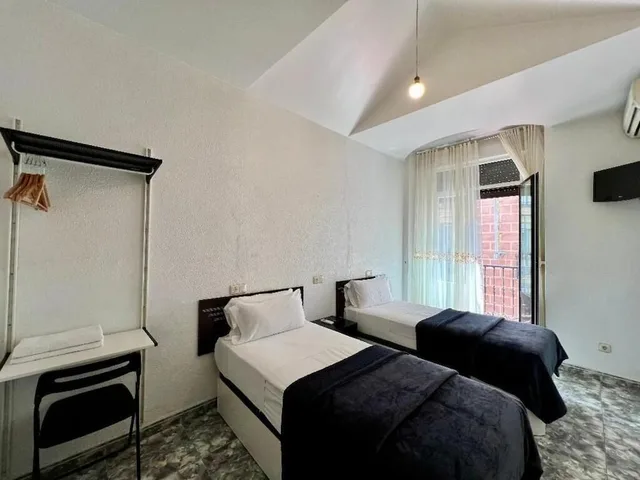 Room, Twin Beds, Private Bathroom, Hostal Palacios Fuencarral 5/10