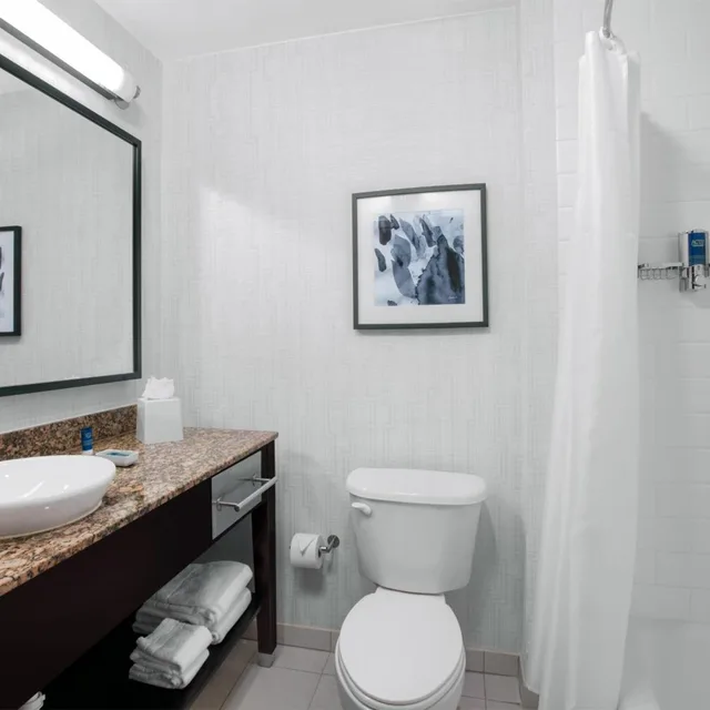غرفة ديلوكس بسرير كينج مع أريكة، Four Points By Sheraton Fort Lauderdale Airport - Dania Beach 7/8