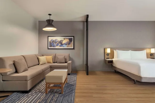 غرفة بسرير كينج مع أريكة لذوي الإعاقة، Hyatt Place Windsor 1/3