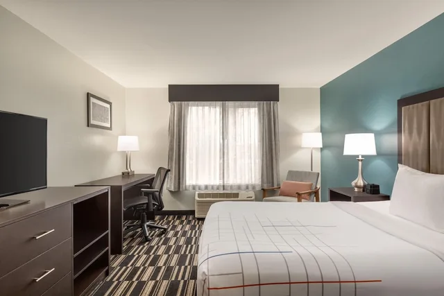 غرفة بسرير كوين، La Quinta Inn & Suites by Wyndham Fairfield - Napa Valley 2/5