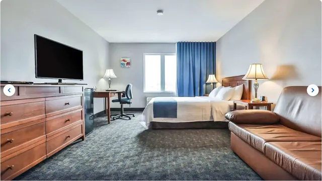 غرفة قياسية بسرير مزدوج، Comfort Inn & Suites Saint-Jerome 1/1