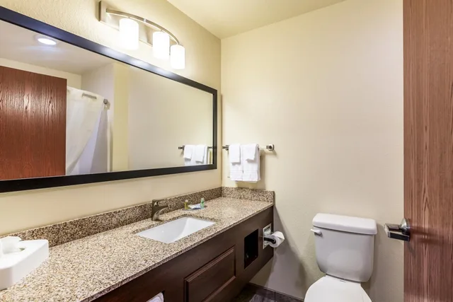 استوديو ديلوكس بسرير كوين، Cobblestone Inn & Suites - Fairfield Bay 5/6