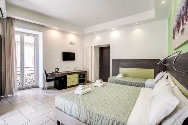 غرفة قياسية ثلاثية، Napoli Suite Hotel 2/7