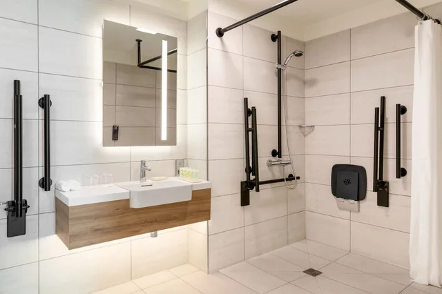غرفة عائلية بسرير كينج مع أريكة، Courtyard by Marriott Glasgow SEC 8/8