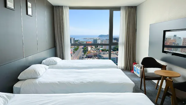 غرفة سوبيريور ثلاثية بثلاثة أسرّة، Hotel Goldendaisy Seogwipo Ocean 2/2