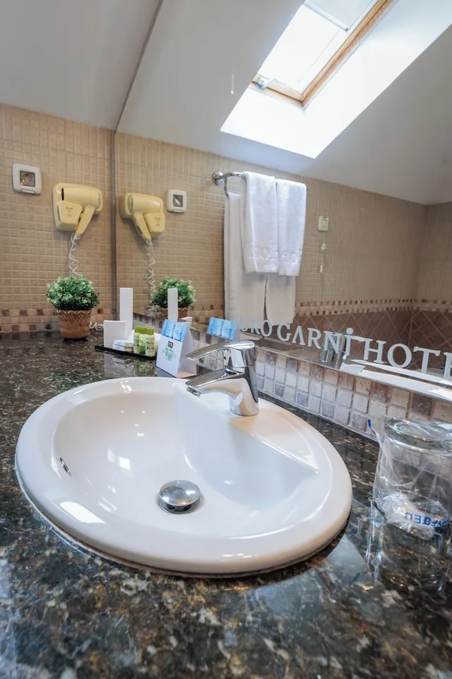Family, Triple, 1 Queen and 1 Single Bed, Euro Garni 4/5