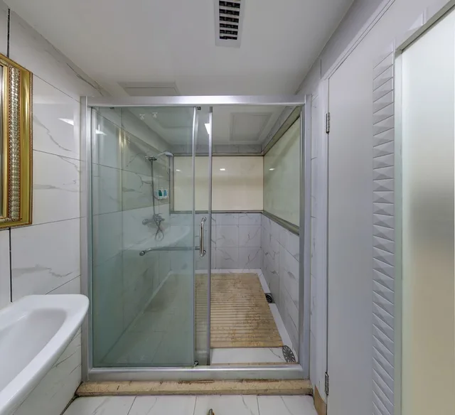 Business, Queen Bed, Yoyo International Apartment 10/10