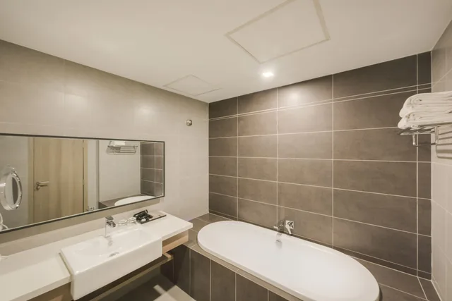 Family Suite, Mansion, 2 King Beds, Sofa، Mansion 51 Hotel & Apartment 2/4