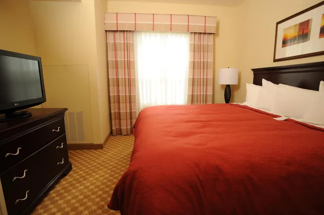 جناح بسرير كينج بغرفة نوم واحدة مع أريكة، Comfort Inn & Suites Concord (Kannapolis) 2/9