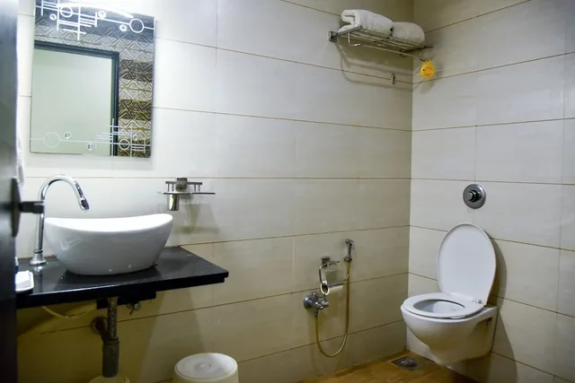 غرفة تنفيذية بسرير كينج، Hotel Tulsi 6/6