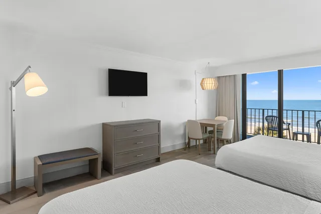 Schooner, Deluxe, Cabana, Ocean Front، Compass Cove Resort 3/6