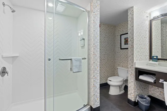 غرفة قياسية بسرير كينج، Holiday Inn Hotel And Suites Milwaukee Airport 5/5