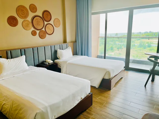 غرفة ديلوكس مزدوجة بسريرين منفصلين بإطلالة على الجبل، Sonaga Beach Resort & Villas Phu Quoc 2/5