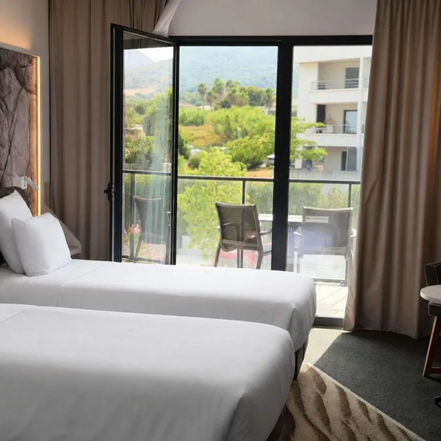 غرفة سوبيريور بسرير مزدوج أو سريرين منفصلين بشرفة، Hotel Mercure Bastia Biguglia 1/9
