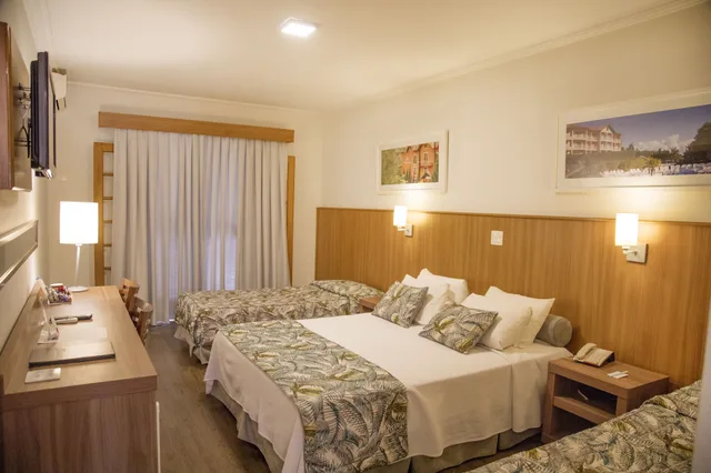 غرفة متصلة ديلوكس ثلاثية بسرير كوين وسريرين منفصلين، Monreale Resort Parque Aquatico Pocos de Caldas 7/10