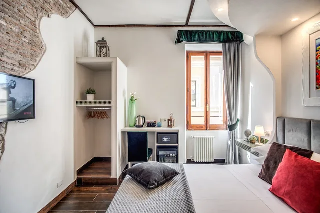 Deluxe, Double Bed, Tritone Top House 3/10