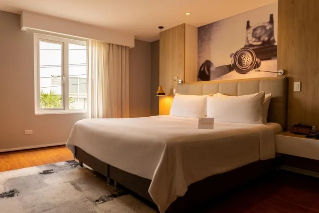 جناح جونيور، Quo Quality Hotel 1/2