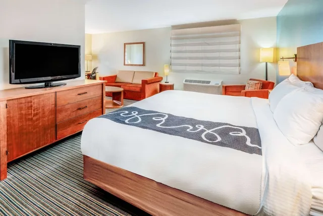 غرفة بسرير كينج، La Quinta Inn & Suites by Wyndham Helena 2/6