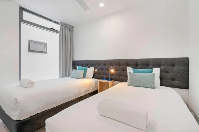 Rise 3 Bedroom Ocean View Apartment، Beach On Sixth 1/5