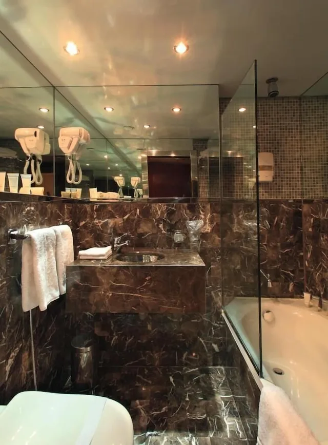 Executive, Suite, King Bed, Riverside، Movenpick MS Hamees 3/3