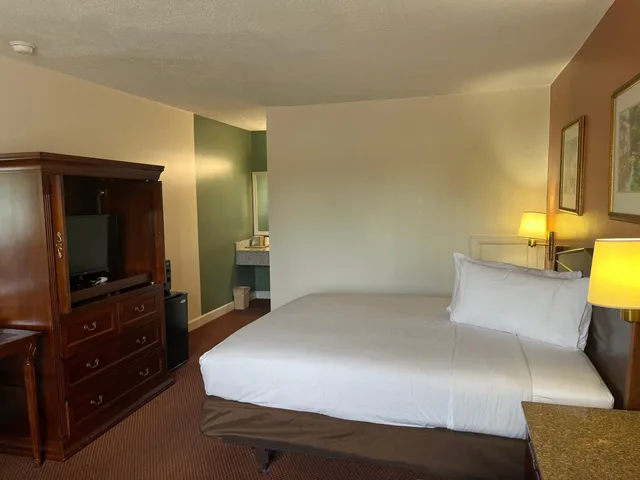 Room, King Bed, Smoking, Motel6 Culpeper, VA 3/10