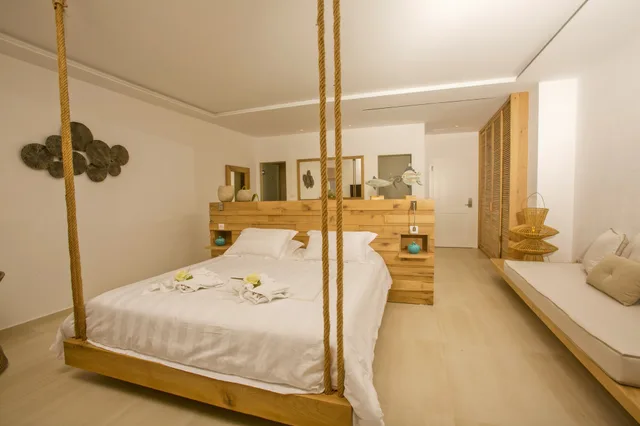 جناح بسرير كينج بمسبح خاص، Thalassa Boutique Hotel 1/7