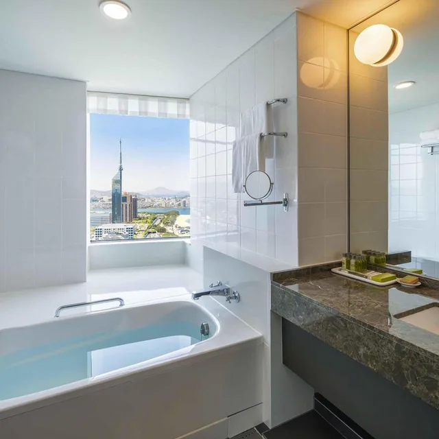 غرفة بريميوم عائلية، Hilton Fukuoka Sea Hawk 4/4