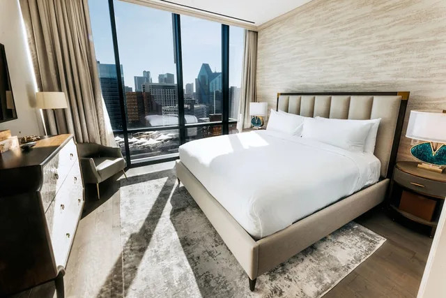Legacy, Suite, King Bed, Hotel Swexan 2/2